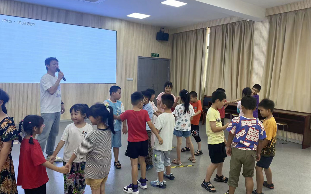 兴文龙观乡中心学校